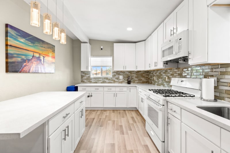 Building Photo - 2417 E Wilson Ave