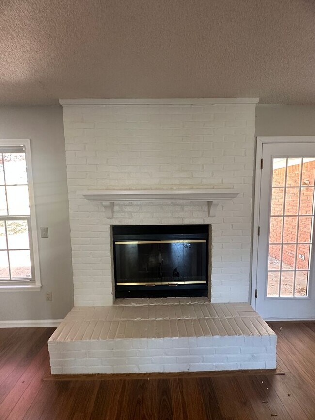 Building Photo - Valley Stream Subdivision!!