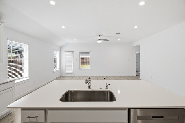 Building Photo - 31814 Hallington Hl Ln