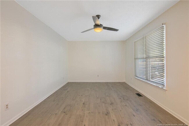 Building Photo - 205 Brookford Ct