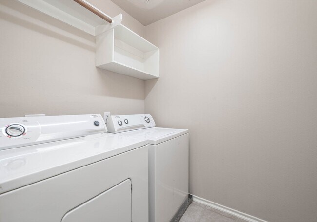Building Photo - 12415 Oriole Lake Way
