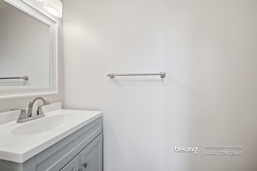 Building Photo - 15390 Matthews Manor Rd