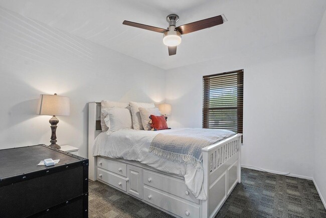 Building Photo - 1367 Riverside Cir