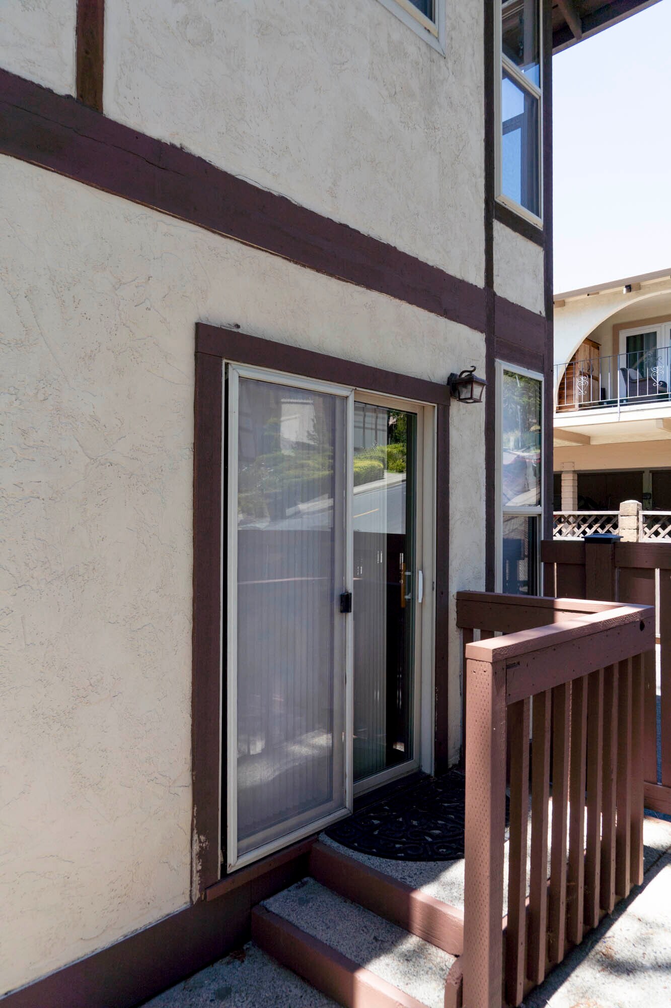 Building Photo - 2022 Ascot Dr