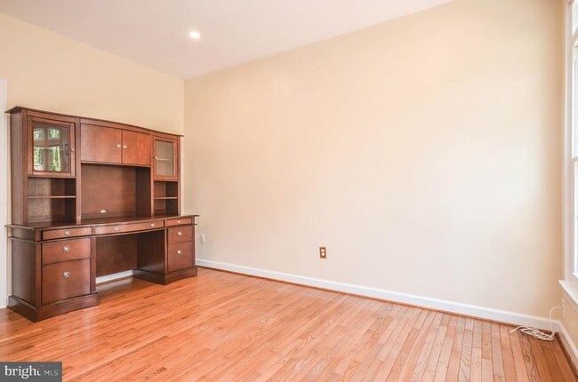 Building Photo - 13776 Lambertina Pl