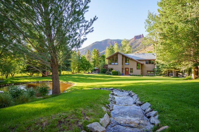 Building Photo - 2755 Lower River Rd