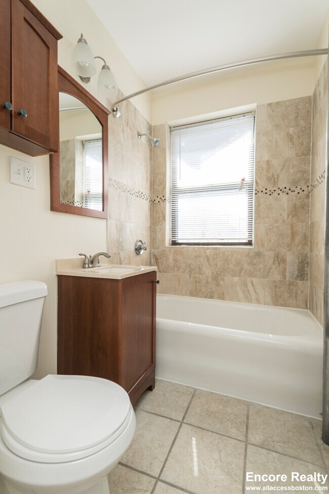 Building Photo - 123 Highland Ave