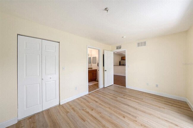 Building Photo - 455 Alt 19