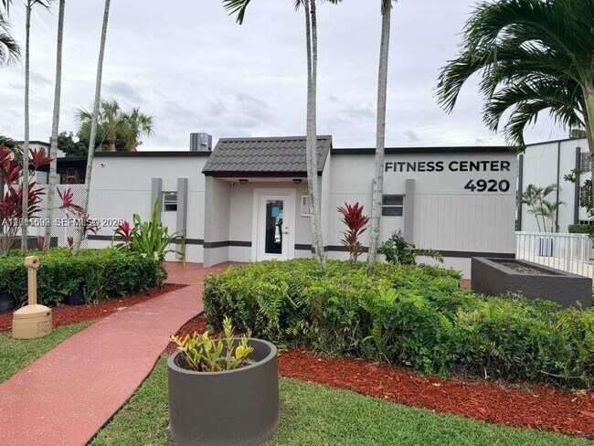 Building Photo - 4920 NW 79th Ave