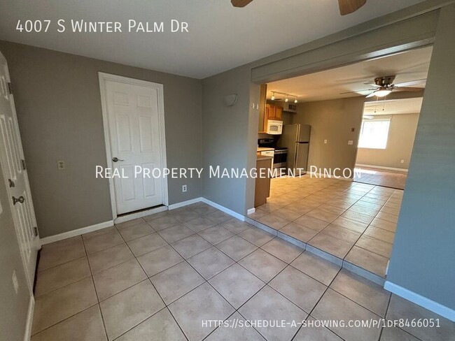 Building Photo - 4007 S Winter Palm Dr