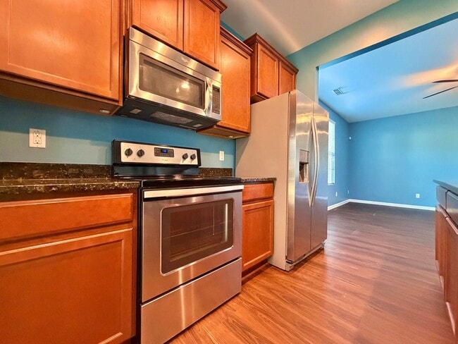 Building Photo - Updated 3BR Townhome | Community Pool, Gym, Pickleball, & Tennis Courts | Easy RTP Access