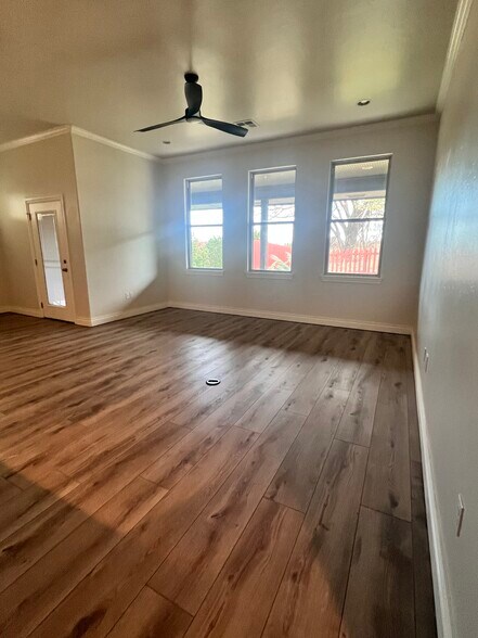 Living Room - 14516 Park Cir