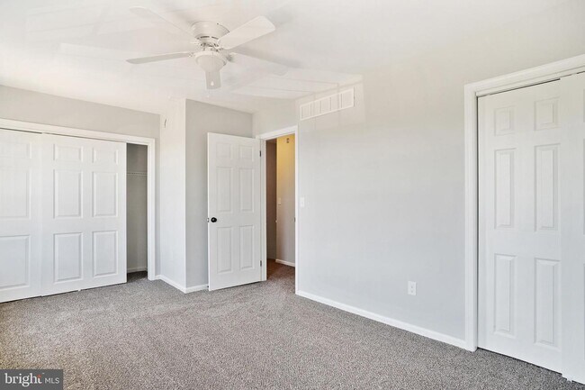 Building Photo - 307 Meeting House Ln