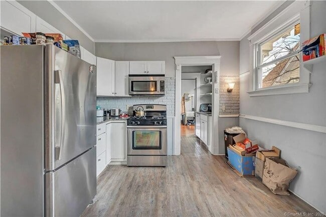 Building Photo - 122-124 Mansfield St