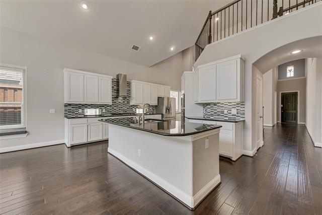 Building Photo - 4037 Hawthorne Dr