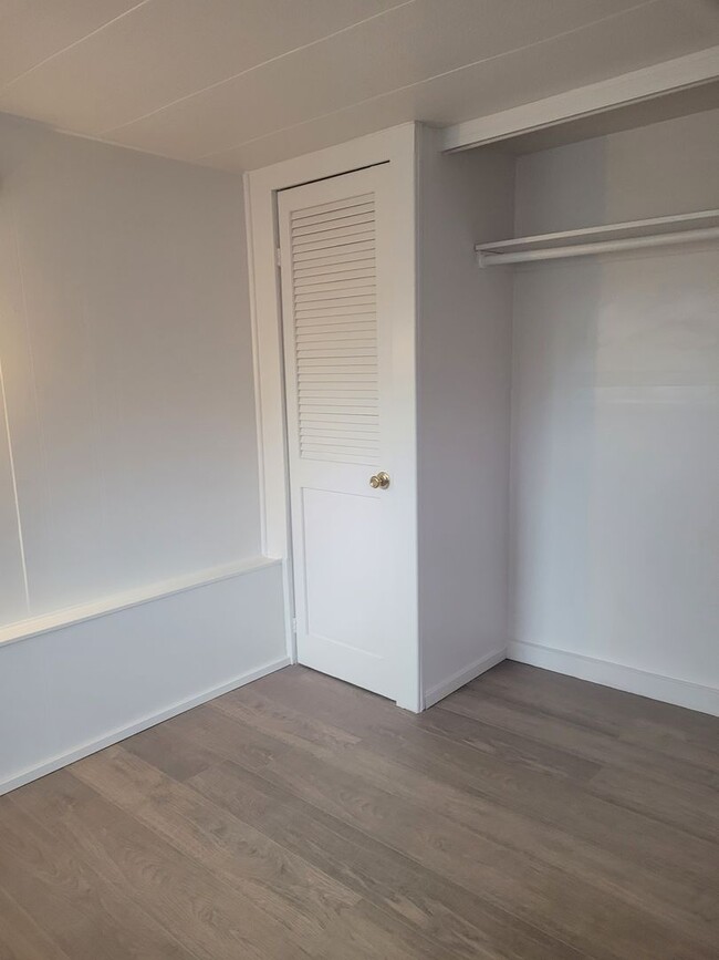 Building Photo - one bedroom with office