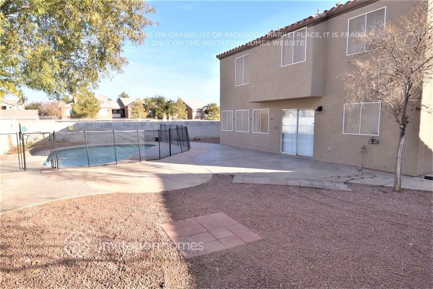 Building Photo - 9901 Rose Charmont St