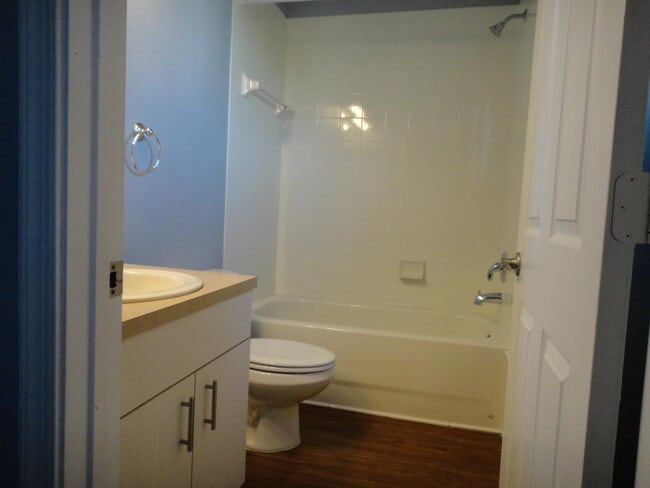 Building Photo - 2912 Hidden Hills Rd