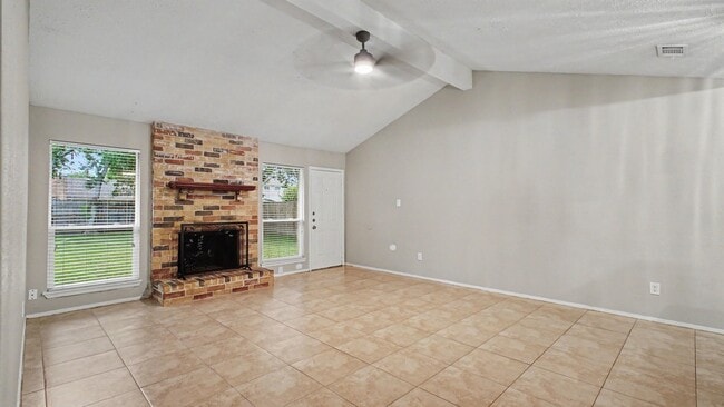 Building Photo - 215 Redbud Cir