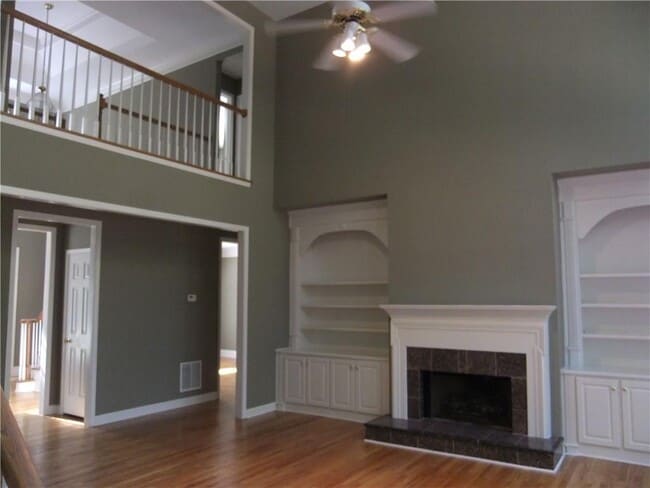 Building Photo - 5060 Gallatree Ln