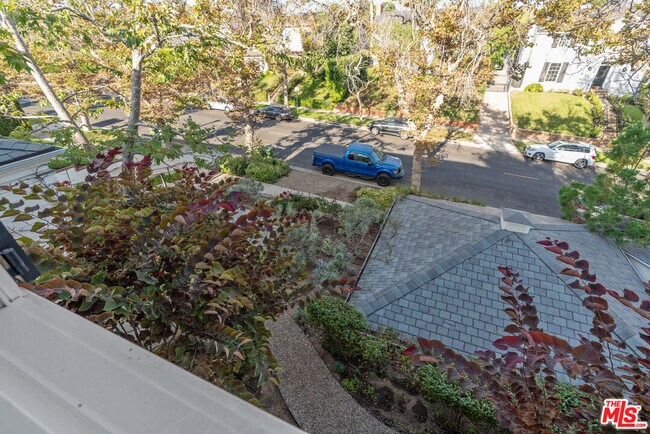 Building Photo - 643 Westholme Ave