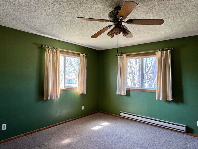 Building Photo - 606 Vilas St