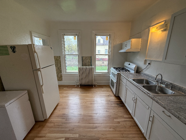 Primary Photo - 2758-2760-2760 N 10th St