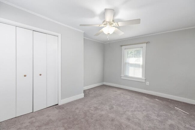 Building Photo - 407 Hawke St