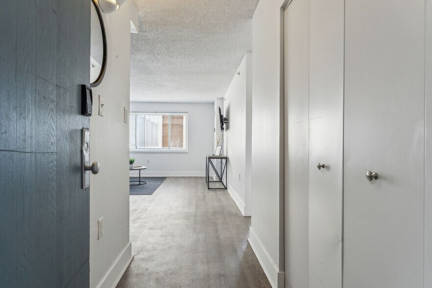 Building Photo - 1711 Bellevue Ave