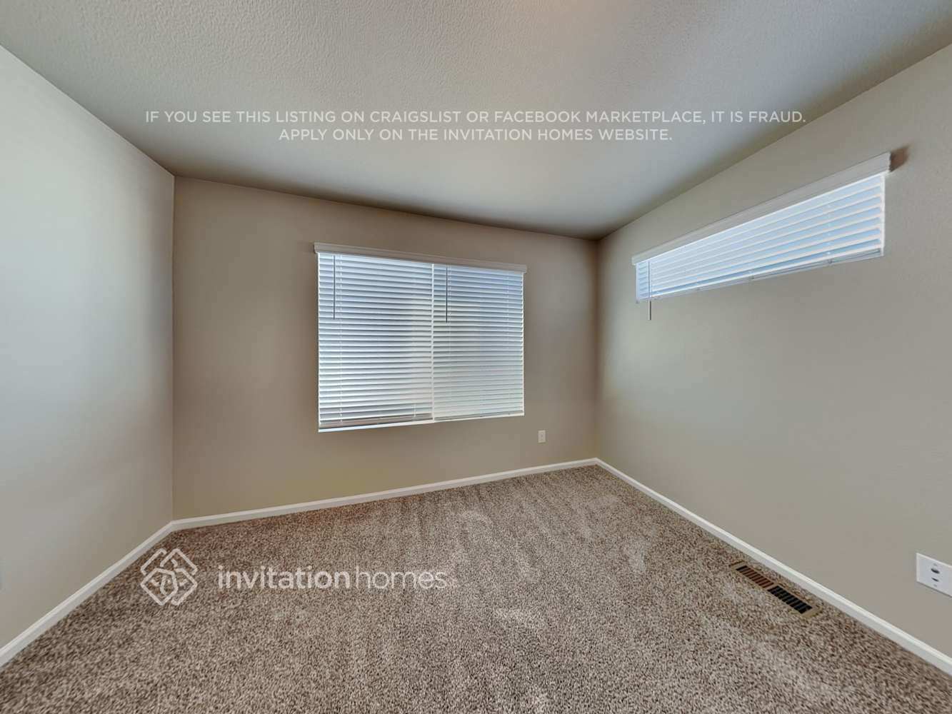 Building Photo - 11237 House Finch Ln