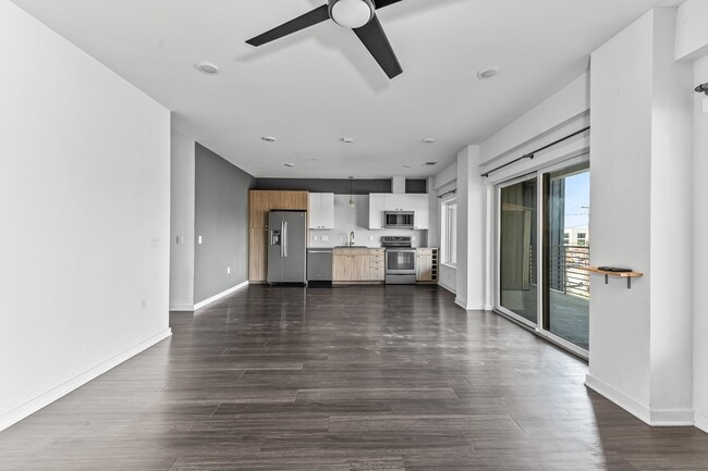 Building Photo - 4361 S Congress Ave