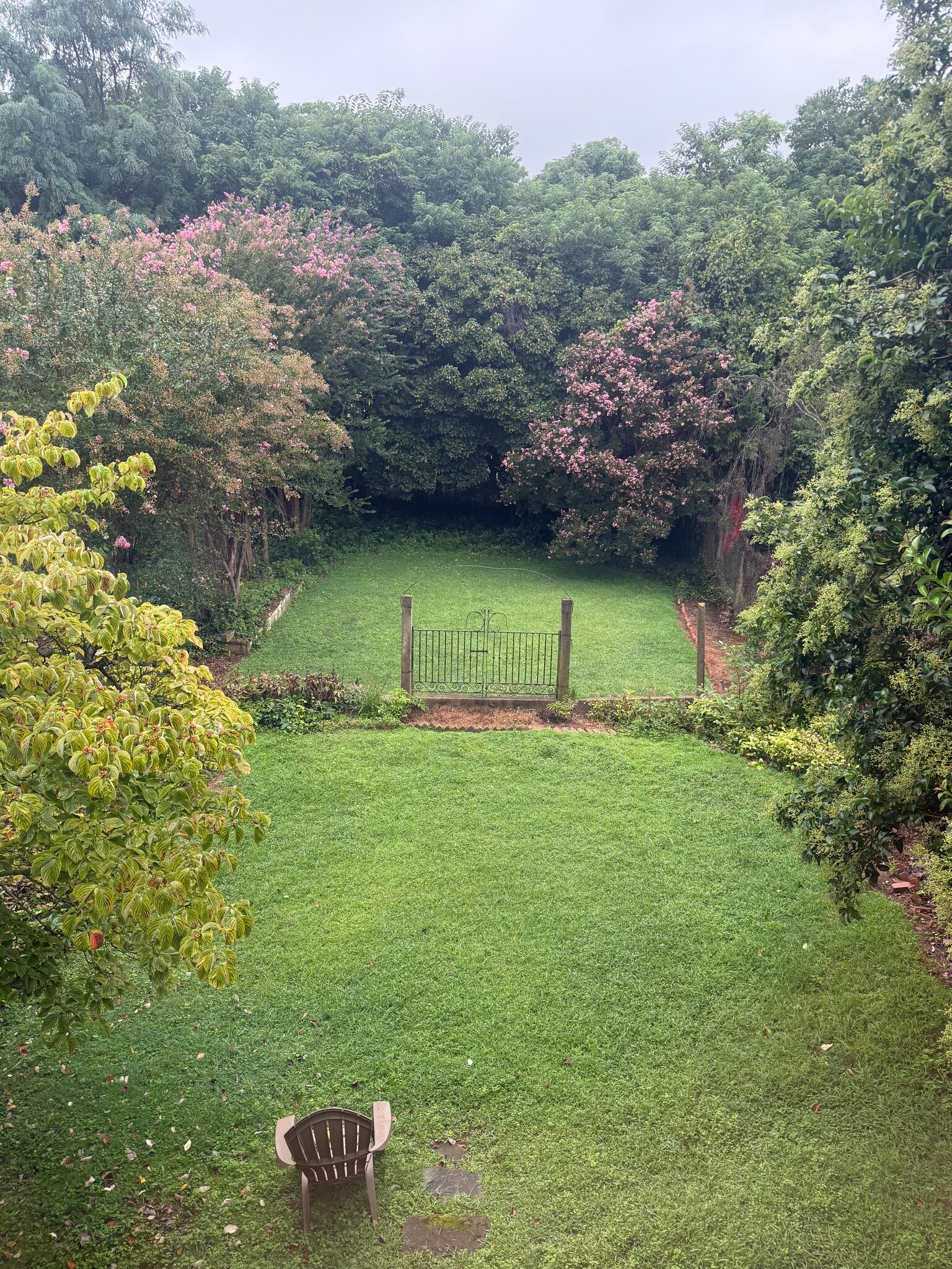 Overlooking lovely Victorian garden - 862 Main St