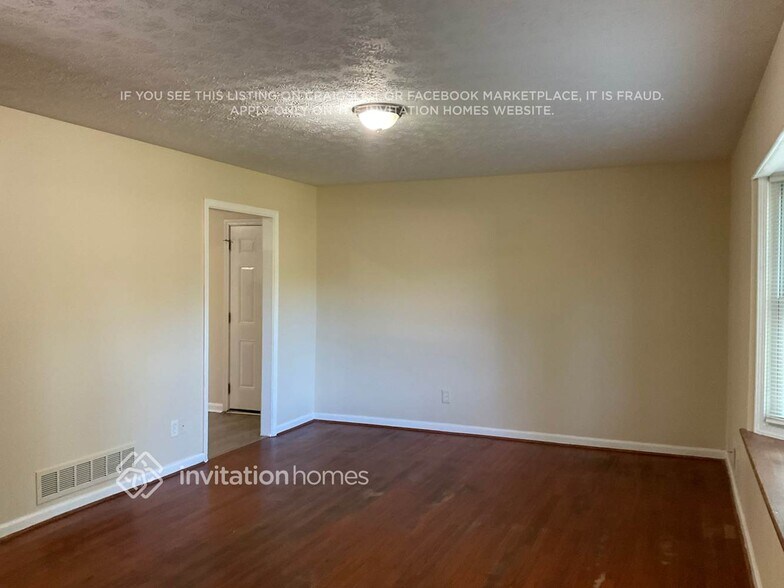 Building Photo - 3370 Doyle Ln SW