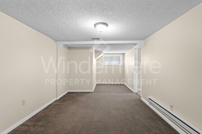 Building Photo - 7805 E Upriver Dr