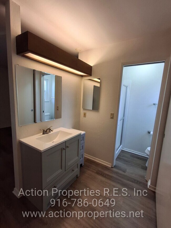 Building Photo - Antelope R.V. Parking, Single Story: Large Yard: RV Parking: 3 Bed, 2 Bath - Foothill Farms/Antelope