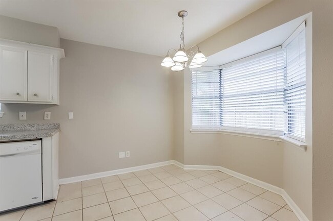 Building Photo - 36 W Bigelow Oak Ct