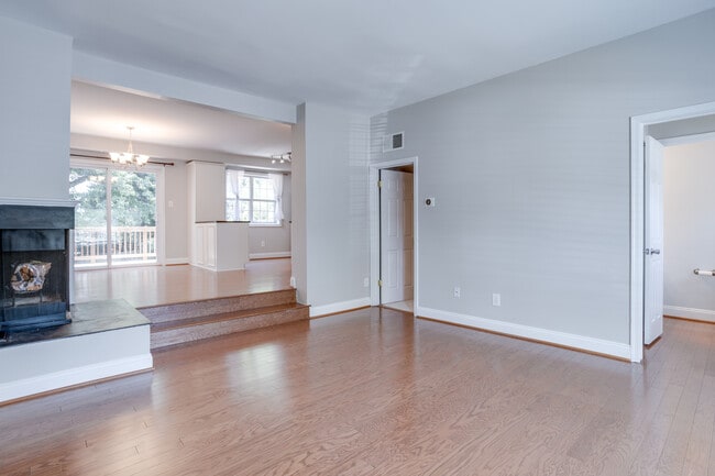 Building Photo - 5312 Anchor Ct