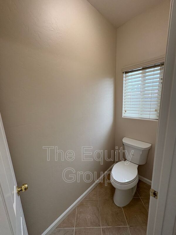 Building Photo - 4911 W Elkhorn Ave
