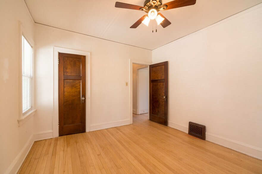 Building Photo - 2372 N Bremen St