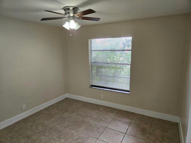 Building Photo - 3921 NW 114th Ave