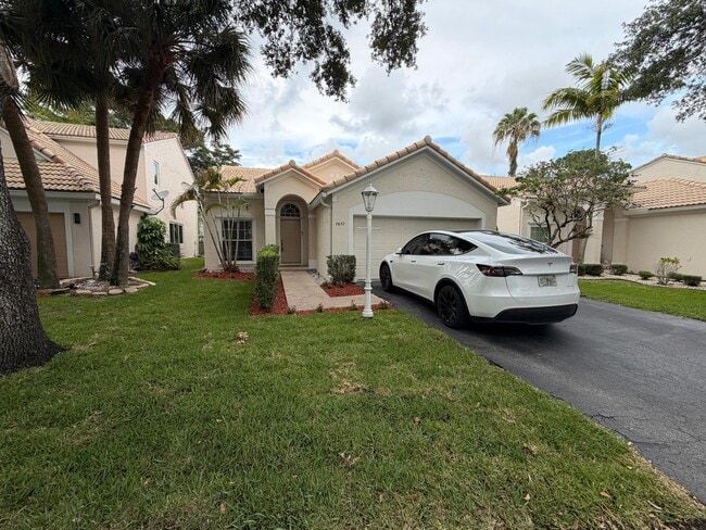 Building Photo - 7657 Sanctuary Dr