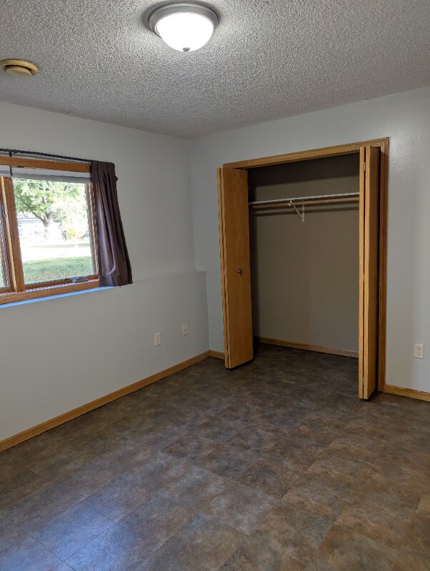 Building Photo - 1010 7th Ave N