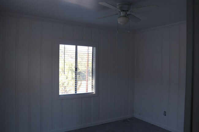 Building Photo - 2416 Cedar Dr