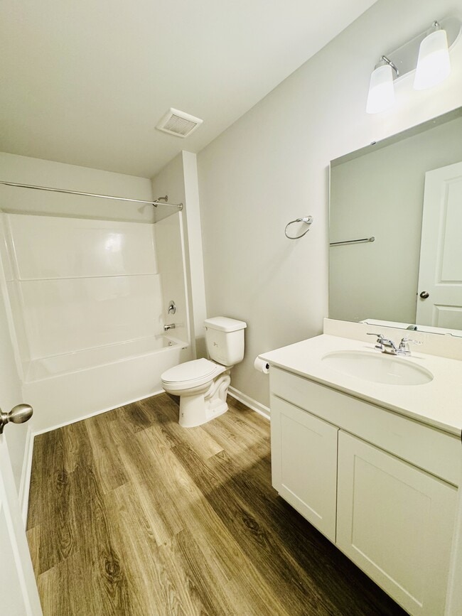 Building Photo - 1024 Kinness Dr