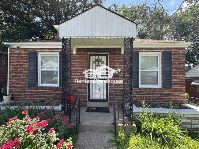Primary Photo - 6032 Margaretta Ave