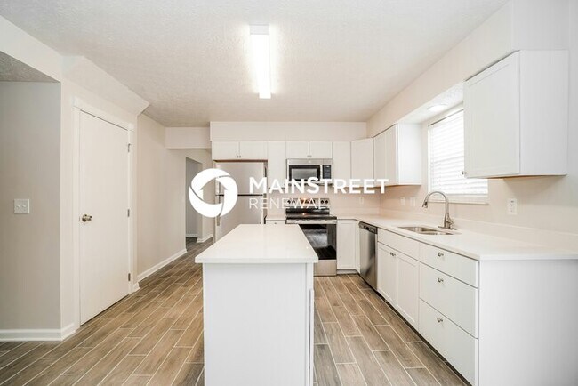 Building Photo - 3 Bedroom Pet-Friendly Home in PICKERINGTON, OH with Main Street Renewal