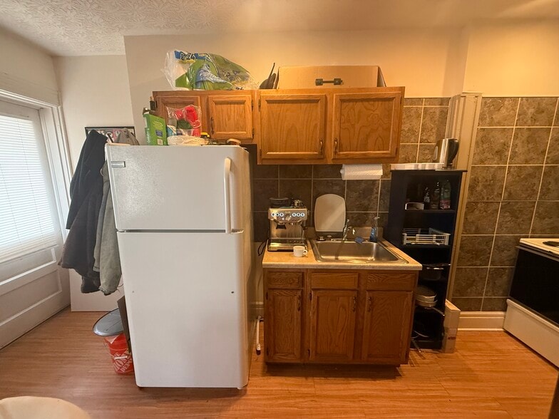 Kitchen - 305 E Maxwell St