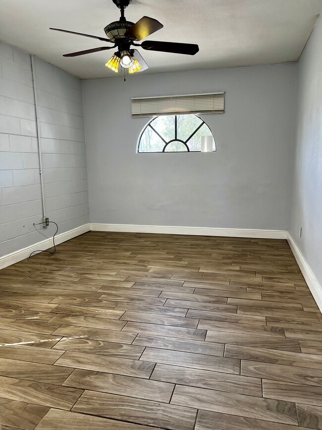 Bonus Room - 207 67th St NE
