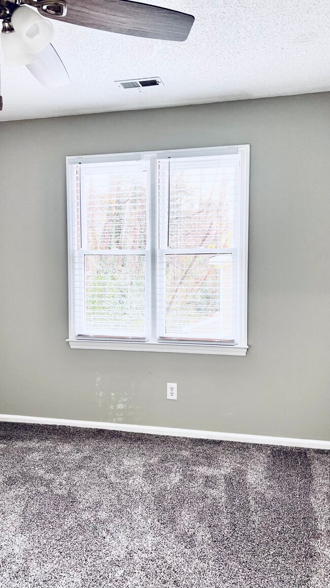 Building Photo - 516 Brent Rd