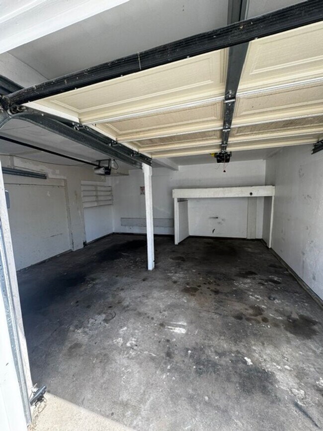 Building Photo - 1088 Bangor Ln